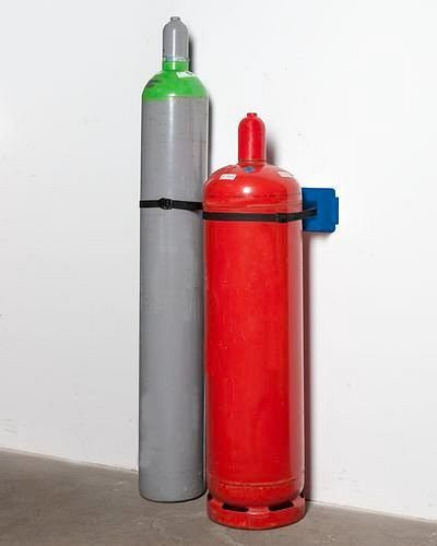 Support mural pour bouteilles de gaz DENIOS WH 2-P universel en polyéthylène (PE), pour 2 bouteilles (Ø max. 320 mm), 241-360