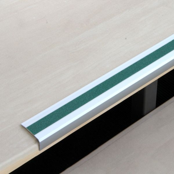 Pantalon de farine profil de bord d'escalier antidérapant en aluminium avec revêtement antidérapant m2, vert universel 53x800x31mm, ATM1UF3