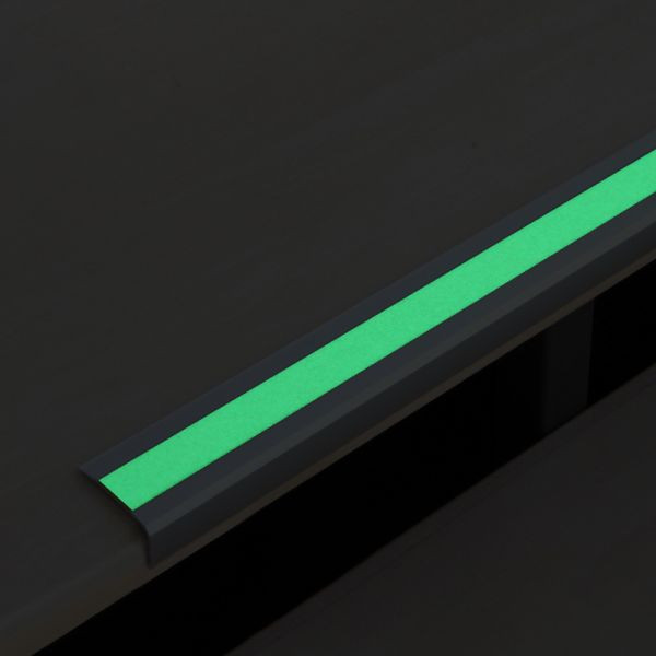 Pantalon de farine profil de bord d'escalier antidérapant en aluminium avec revêtement antidérapant m2, luminescent 53x610x31mm, ATM1NF1