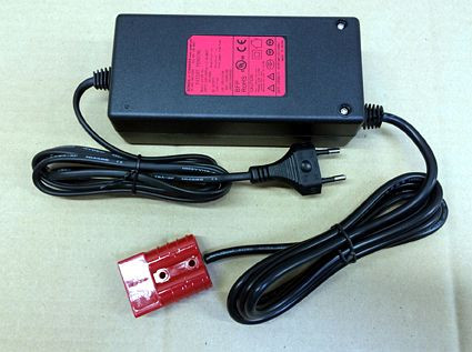 Chargeur Ebinger 24V - 5Ah, avec connecteur d'alimentation (rouge) pour EP-CART type A + B, 77420
