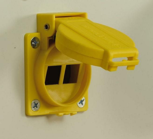 Prise de données KLW 2 fois installée dans les multiprises, câblage sur site, 05/02210