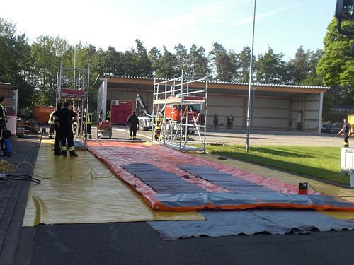 Bac de désinfection mobile DENIOS SOLID en kit complet, avec dosseret en mousse, 3,9 x 6 m, 301200