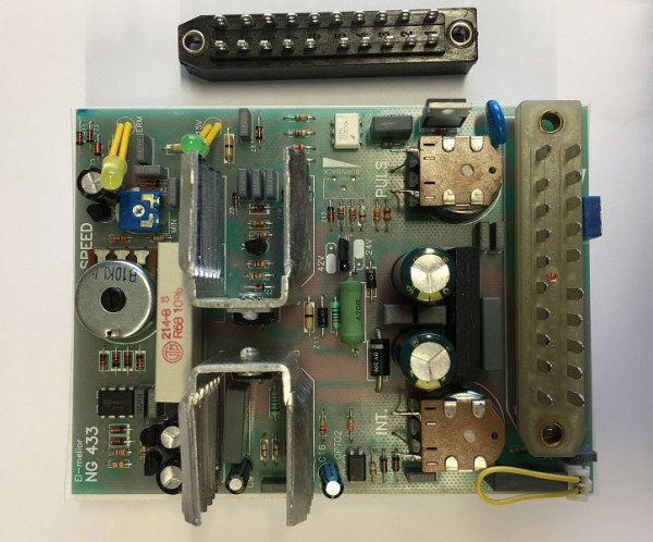 ELMAG Elektronik NG433 (successeur de WEL 4-3) pour MIG MASTER/EXPERT/PROFI 2000 avec 3 potentiomètres et prise centrale, 9104008