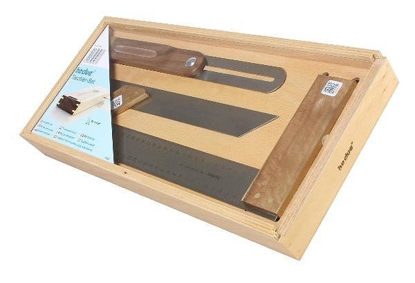 Ensemble de charpentier dans un coffret en bois, A033