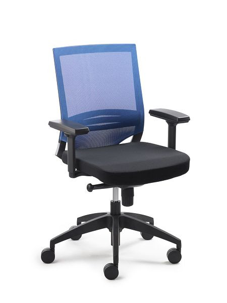 Chaise pivotante Mayer Sitzmöbel , assise rembourrée en tissu noir, dossier en résille bleue, roulettes pour moquette, accoudoirs réglables, 2475_02_AV