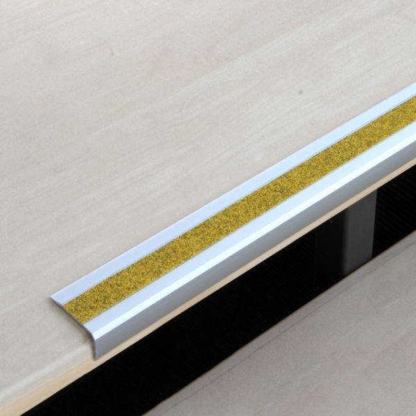 Pantalon de farine profil de bord d'escalier antidérapant en aluminium avec revêtement antidérapant m2, Public 46 jaune 53x800x31mm, autocollant, ATM9GF3sk