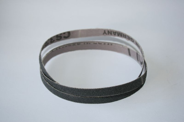 Bande abrasive ELMAG 'NOIRE' pour EPS 450, 10x330mm, grain 60, 25 pièces, grain Sica, spec. Pour plastique, carbone, 42985