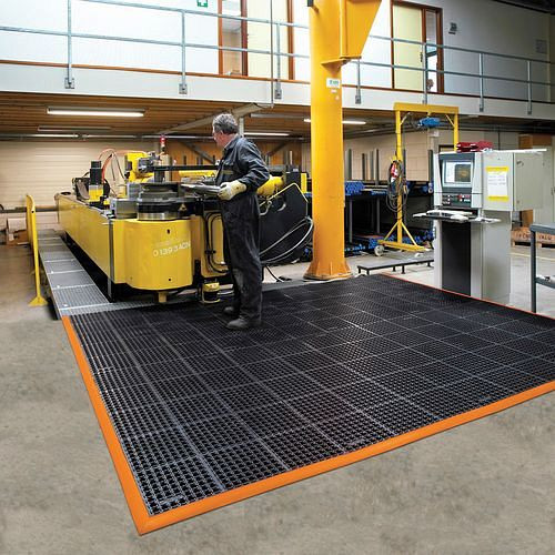 Tapis de sécurité ergonomique DENIOS 9,99DH pour zones humides, pente, 97 x 315 cm, 162-176