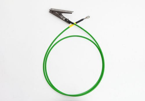 Câble de mise à la terre DENIOS avec 1 pince de mise à la terre / 1 cosse à anneau, isolation et homologation ATEX, 2 m, 165-894