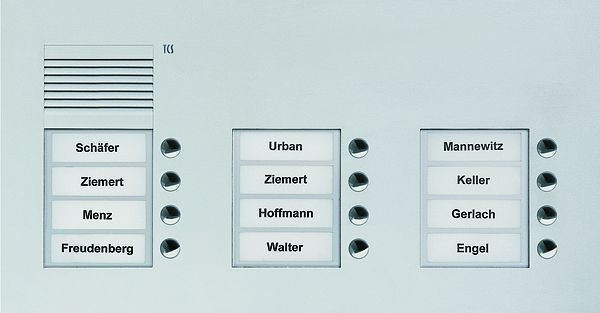 Station extérieure audio TCS série PUK 12 boutons de sonnerie (alignés à droite), 3 colonnes, UP argent, PUK12/3-EN