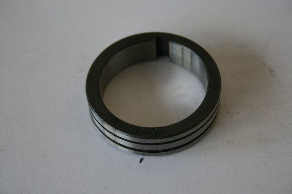 Rouleau d'alimentation ELMAG 1,0/1,2 mm (Ø extérieur 40 mm/Ø intérieur 32 mm, largeur 10 mm), (pour tous les Profi/Expert 2000 à partir de 03/2002) et Euromig, 9104077