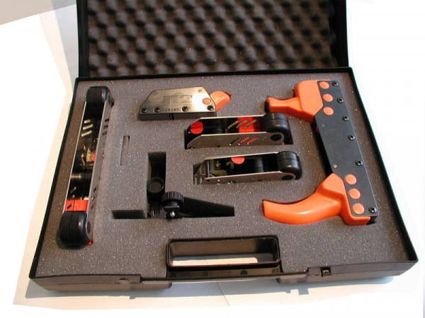 BRÜCK raboteuse BRÜCK RALI D- avec 220 EVO; 105 EVO ; G03N ; G30N ; B30N, butée, grattoir, 10 couteaux 48 mm, 10 couteaux 30 mm, 104