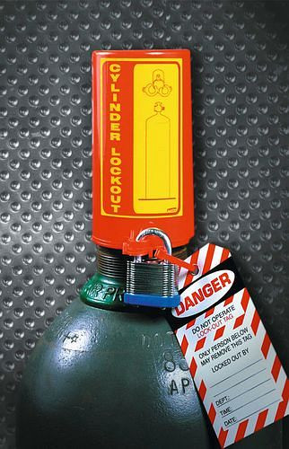 Serrure à bouteille de gaz DENIOS pour pièces filetées jusqu'à 88 mm de diamètre, 209-738