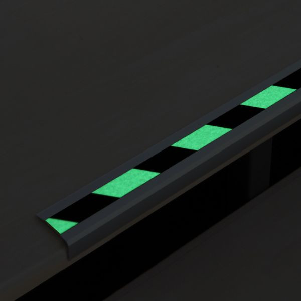 Pantalon de farine profilé de bord d'escalier antidérapant en aluminium avec revêtement antidérapant m2, noir/vert luminescent 53x1000x31mm, ATM1XF2