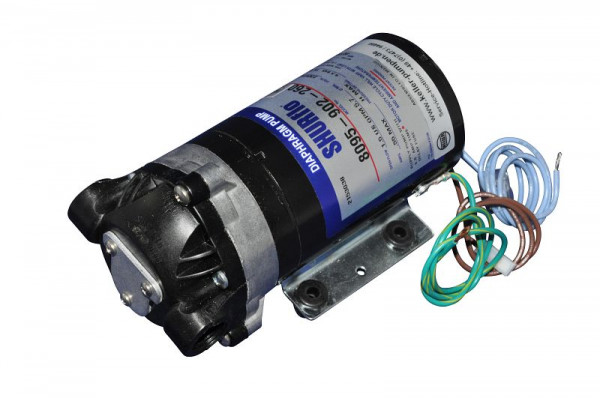 Pompe à membrane SHURFLO 230V, débit maxi environ 5,9 l/min, pression maxi environ 9,7 bar, 011.935