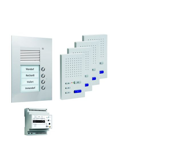 Système de commande de porte audio TCS : pack UP pour 4 unités résidentielles, avec poste extérieur PUK 4 boutons de sonnerie, 4x haut-parleur mains libres ISW3030, unité de commande BVS20, PPUF04-EN / 02