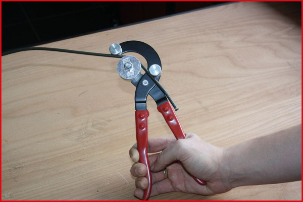 Pince à cintrer les conduites de frein KS Tools, 120.1003