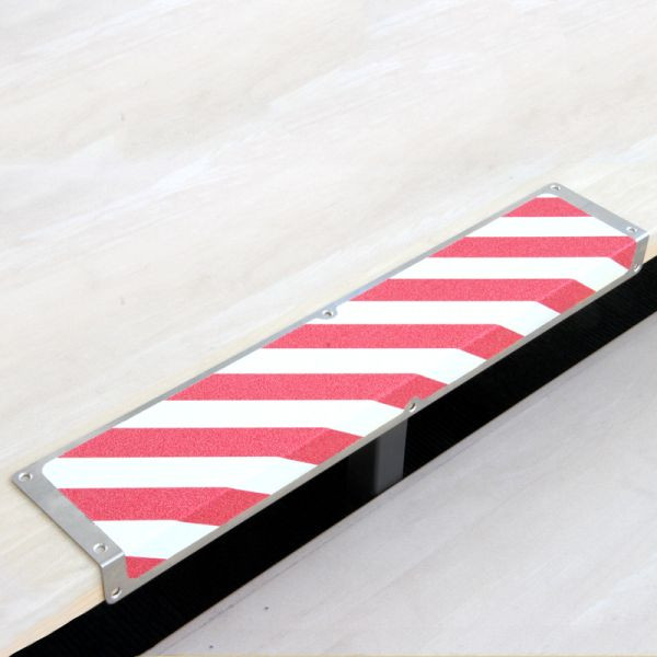 Pantalon de farine profilé de bord antidérapant en aluminium avec revêtement antidérapant m2, rouge/blanc 120x635x45mm, AKM1YF1