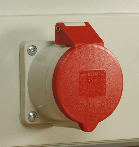 Prise KLW CEE 400 Volt / 16A, avec couvercle rabattable avec matériel de fixation, 05/02202