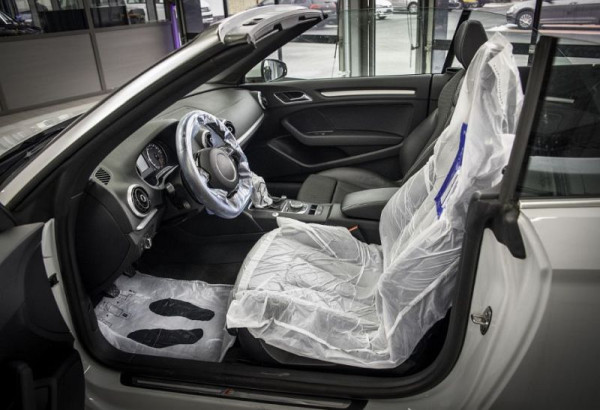 Kit de protection Eichner Integral 5 en 1 : housse de protection, tapis de protection, protection du volant, protection du levier de vitesses et protection du frein à main, UE : rouleau de 200 kits, 9219-03230