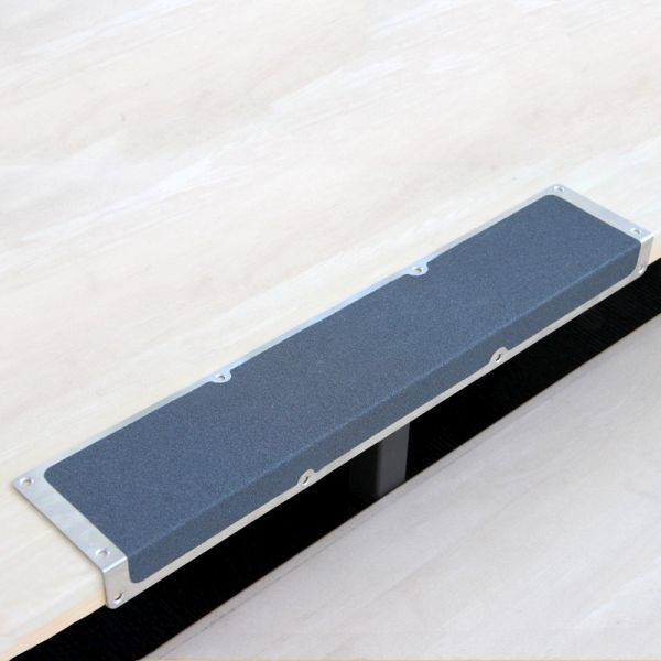 Pantalon de farine profilé de bord antidérapant en aluminium avec revêtement antidérapant m2, gris universel 120x1000x45mm, AKM1AF2