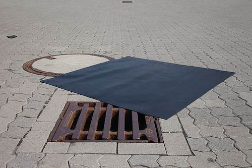 Tapis d'étanchéité en néoprène DENIOS, forme carrée, 1200 x 1200 mm, comme cache-conduit, 216-517