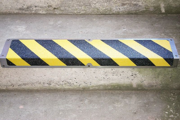 Pantalon de farine profilé de bord antidérapant en aluminium avec revêtement antidérapant m2, noir/jaune 120x635x45mm, AKM1WF1