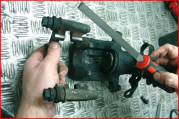 Lime à étrier de frein KS Tools sans poignée, 150 mm, 161.0950