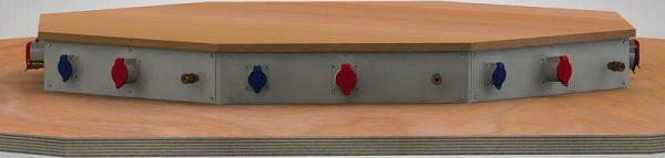 Fixation énergétique KLW à 8 angles pour une longueur de poste de travail 1350 mm, avec plaque de recouvrement en hêtre multiplex, 8E-EAB-K135-002