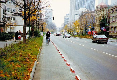 Bordure de trottoir DENIOS, rouge, blanc réfléchissant, L 750 mm, 311244