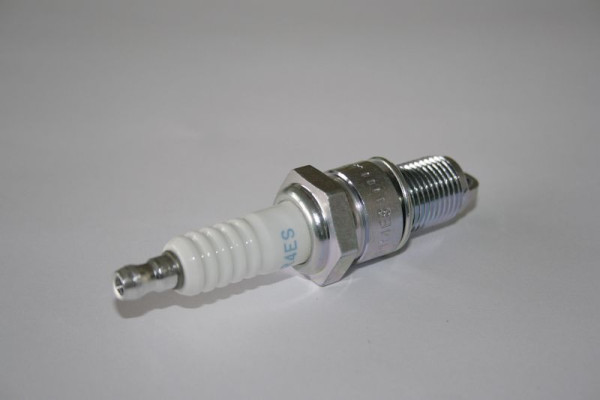 Bougie ELMAG pour moteur YAMAHA, MZ 175/300/360L sur ES 2500 à 6000, 9503650