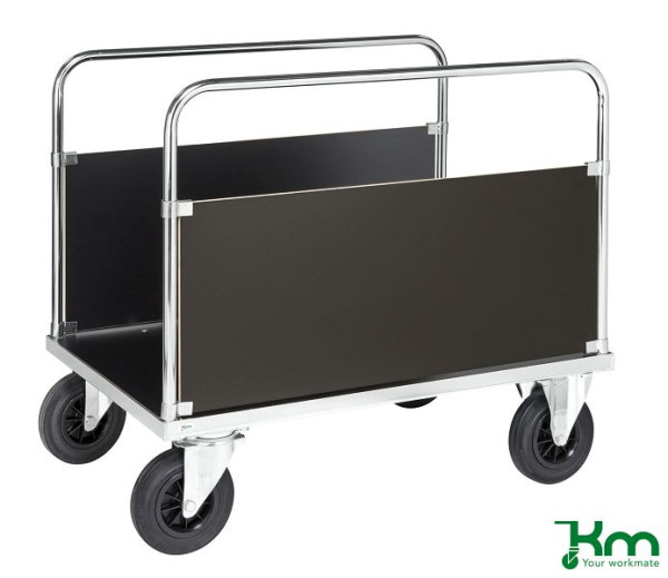 Chariot à plate-forme Kongamek, paroi d'extrémité dans le sens de la longueur, 2 roulettes fixes et 2 roulettes pivotantes en caoutchouc plein avec freins, 1000 x 700 x 900 mm, série 500, KM536-2B