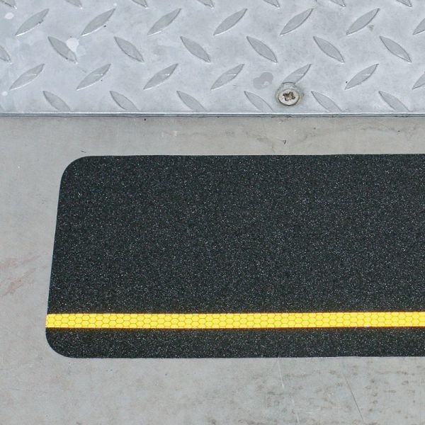 Revêtement antidérapant m2, revêtement multifonctionnel, noir avec bandes réfléchissantes jaunes, 150x610mm, MFB31500600