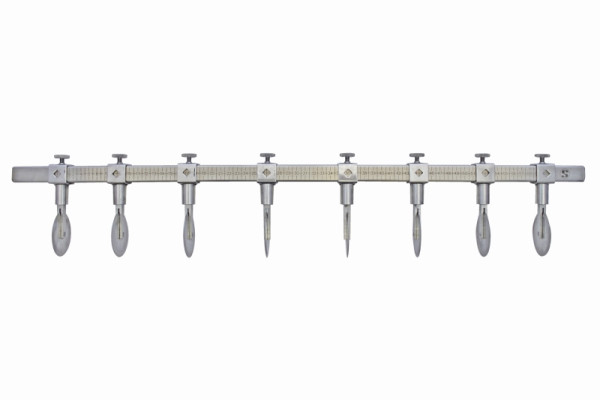 Coupe-pâte, 8 roulettes lisses, avec tige, inox, 153450