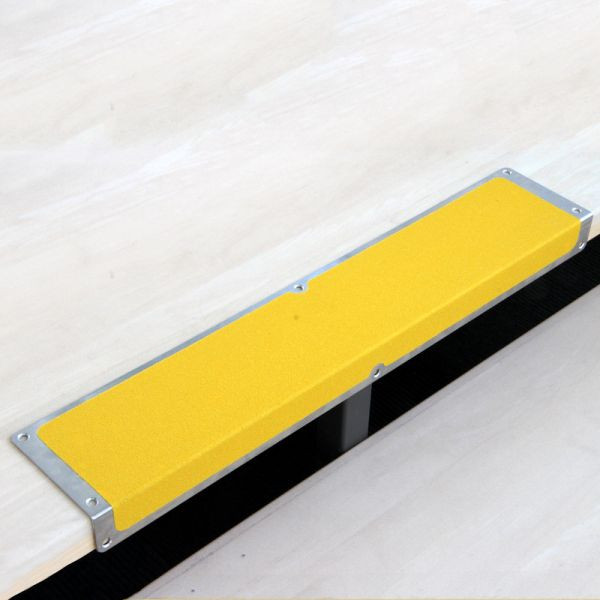 Pantalon de farine profilé de bord antidérapant en aluminium avec revêtement antidérapant m2, jaune universel 120x635x45mm, AKM1GF1