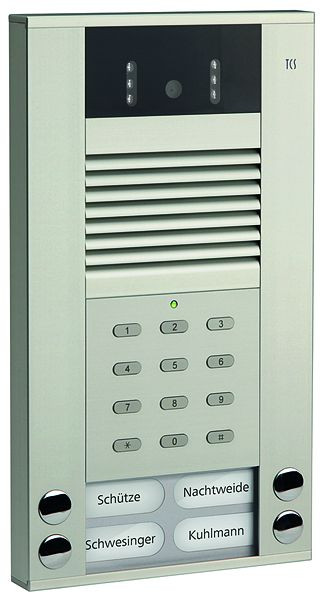 Platine de rue vidéo TCS avec caméra à 130 degrés série AVE avec 4 boutons de sonnette (alignés à droite/gauche) avec serrure à code intégrée, AP argent, AVE54043-0010